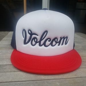 VOLCOM TRUCKER ADJUSTABLE OSFM HAT NEW